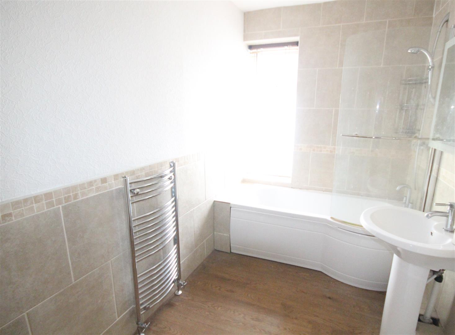 2 bedroom end terrace house Let Agreed in Earby - 2016-08-12 11.42.21.jpg